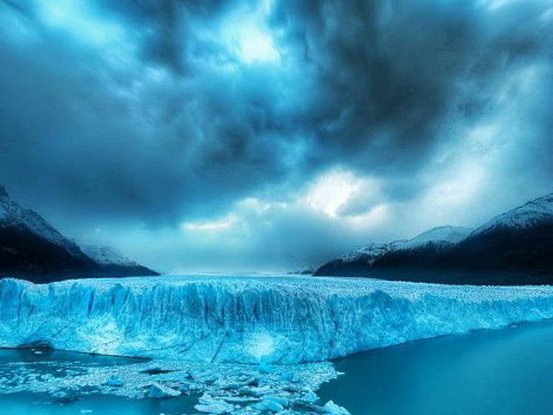 1.Glaciar Perito Moreno, Argentina.Un paraíso blanco –y congelado- que te dejará con la boca abierta. El glaciar de Perito Moreno en Argentina está considerado como la octava maravilla del mundo y es uno de los tres glaciares que siguen creciendo. 