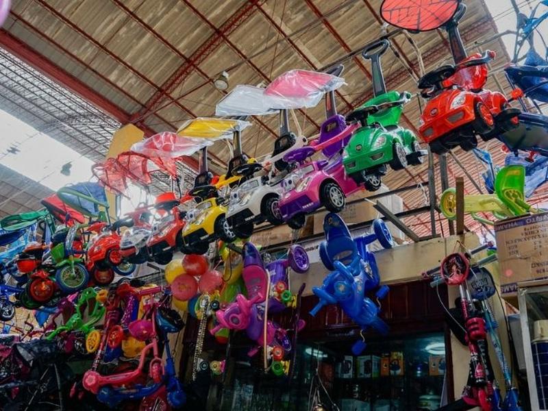 La calle de la CDMX donde venden juguetes (baratos y de moda)/ Foto: iStock
