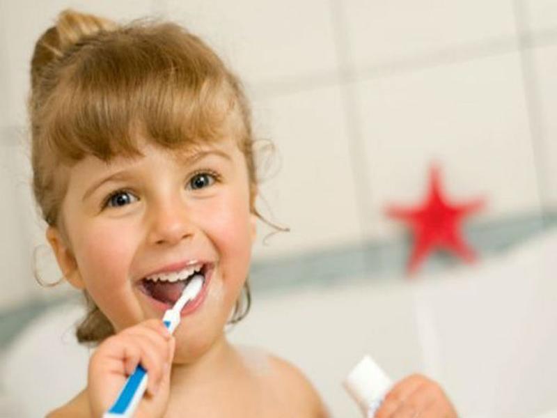 ¿Cómo cepillar los dientes de tu bebé?