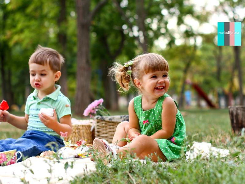 Niños en picnic