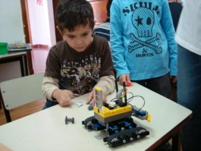 Los niños pueden crear su propio robot.