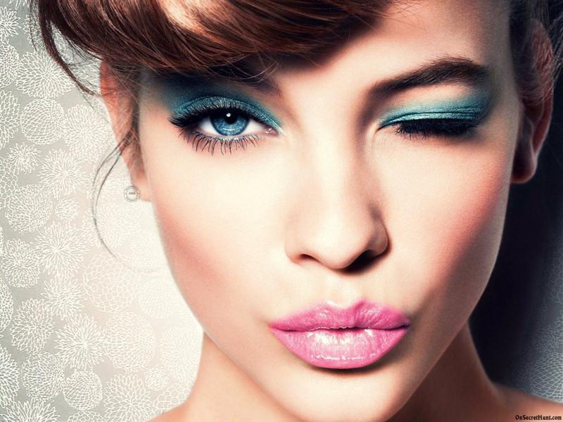 ¿Qué maquillaje te favorece según tu tono de piel, ojos y pelo?