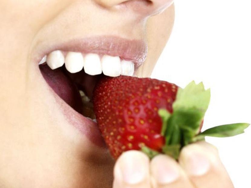 Blanquea tus dientes  con estos remedios naturales