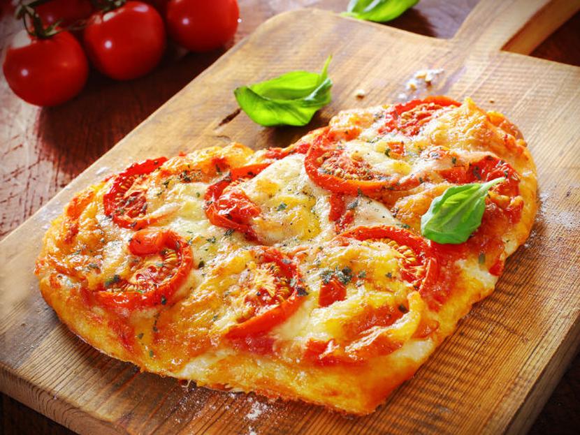 Aprende a preparar esta pizza de corazón para San Valentín