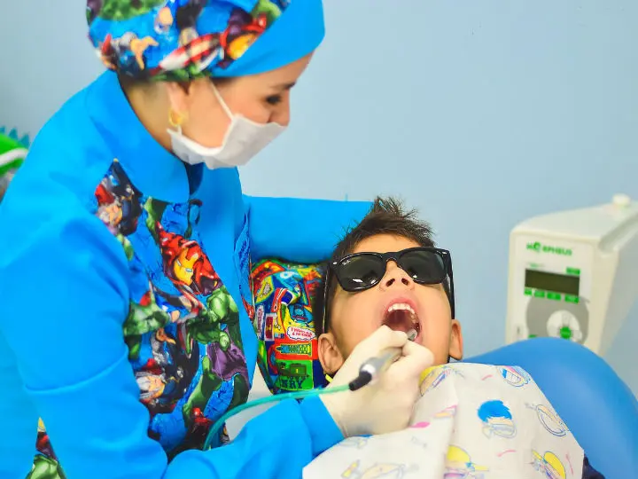 Las visitas al dentista no deben ser traumáticas para tu bebé