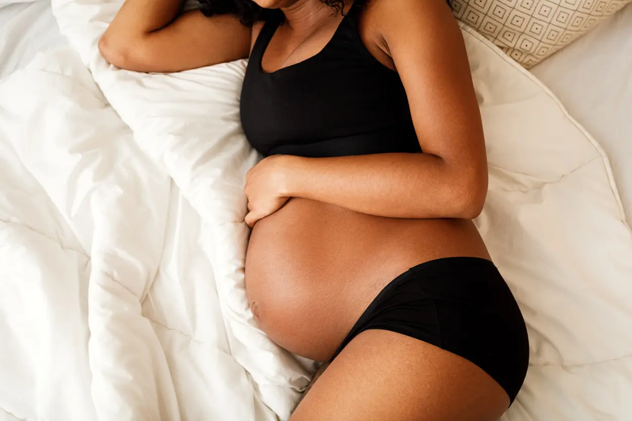 Mujer embarazada intenta dar a luz con ayuda de youtube