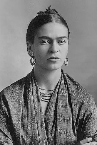 Frida Kahlo fotografiada por Guillermo Kahlo