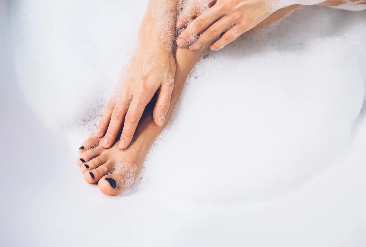 Cómo eliminar olor a humedad de pies / Foto: iStock