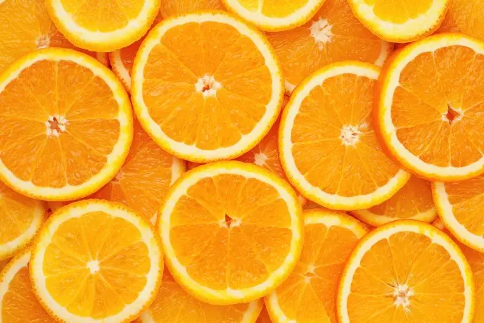 Naranja contiene calcio