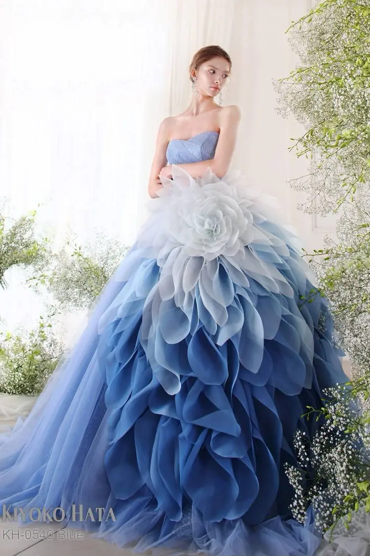 Vestido de XV azul con flor grande