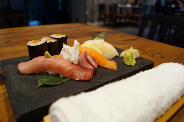 zoku barra de sushi y sake